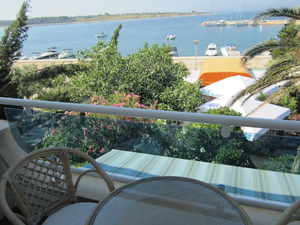 Guesthouse Punta Mira Novalja Eksteriør billede